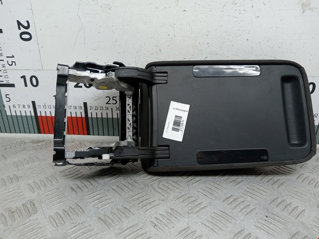 Подлокотник в салон VOLKSWAGEN Golf V 2003-2009