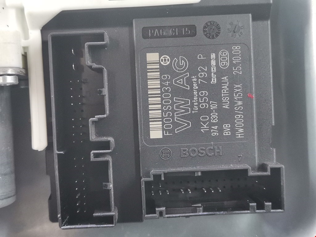 Стеклоподъемник передний правый VOLKSWAGEN Golf V 2003-2009