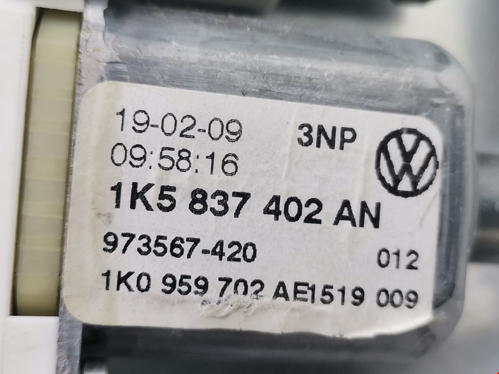 Стеклоподъемник передний правый VOLKSWAGEN Golf V 2003-2009