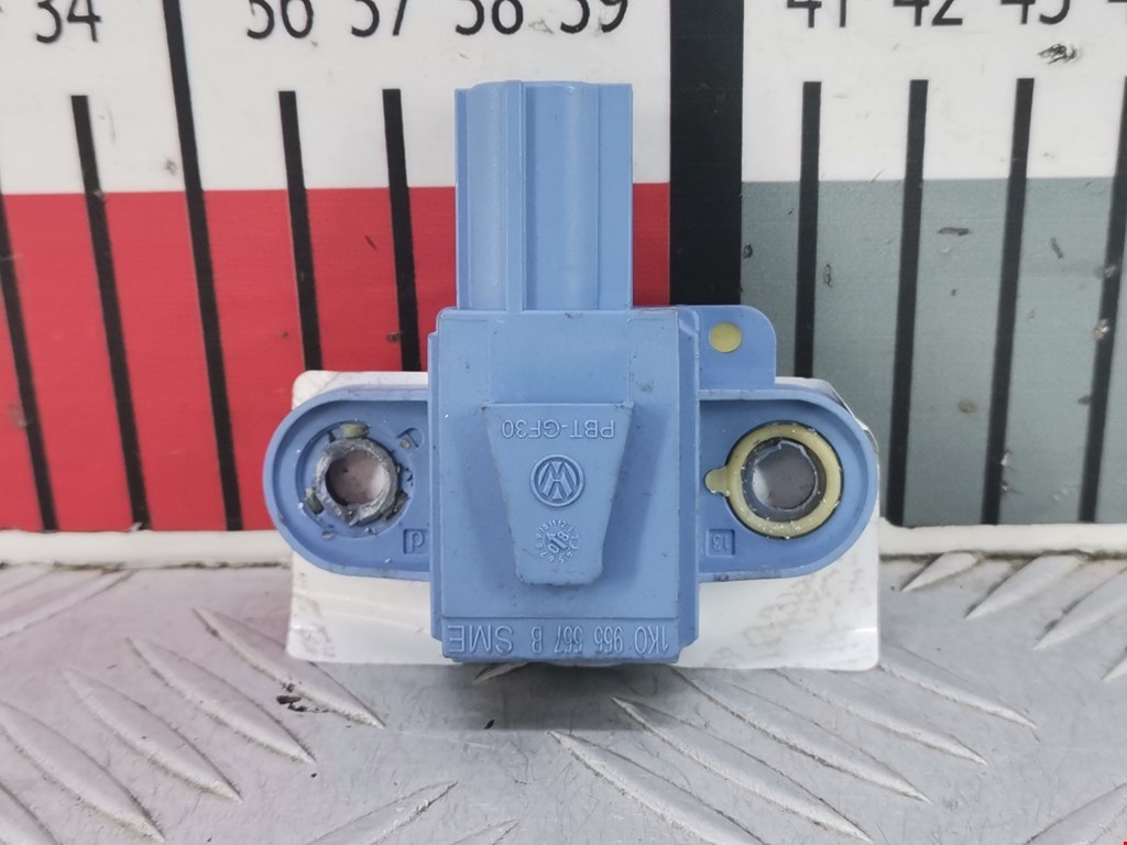 Датчик AIR BAG (подушек безопасности) VOLKSWAGEN Golf V 2003-2009