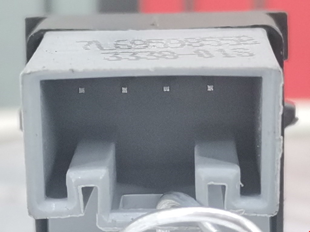 Кнопка стеклоподъемника VOLKSWAGEN Golf V 2003-2009