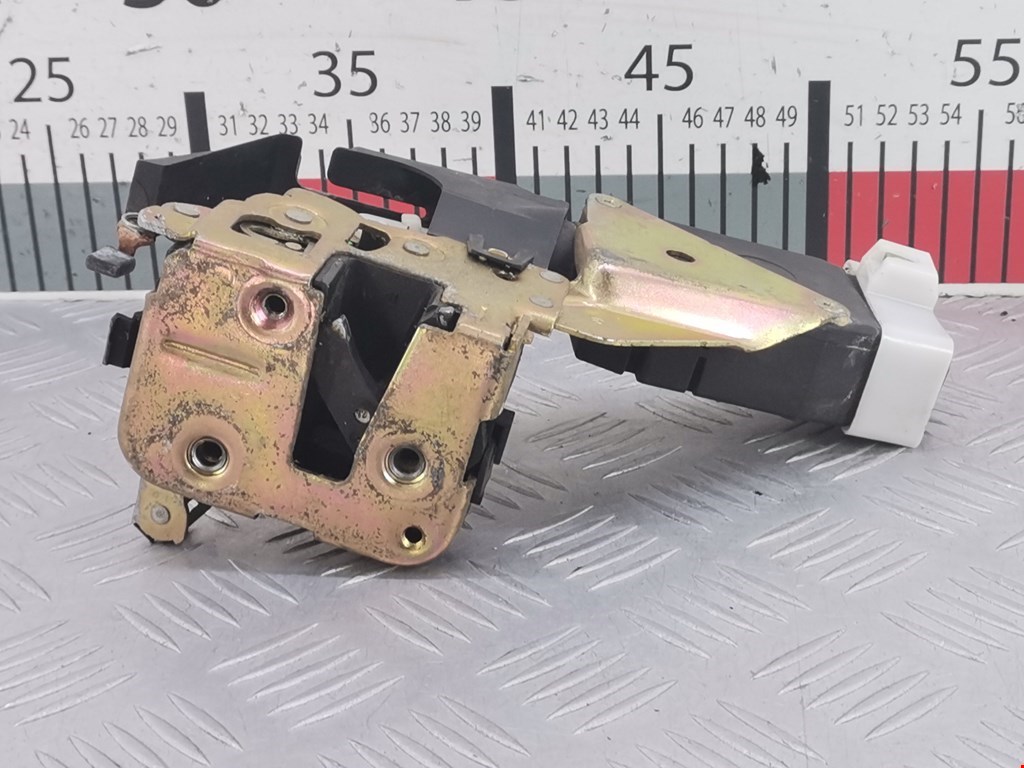 Замок двери задней левой MITSUBISHI Space Star 1999-2006