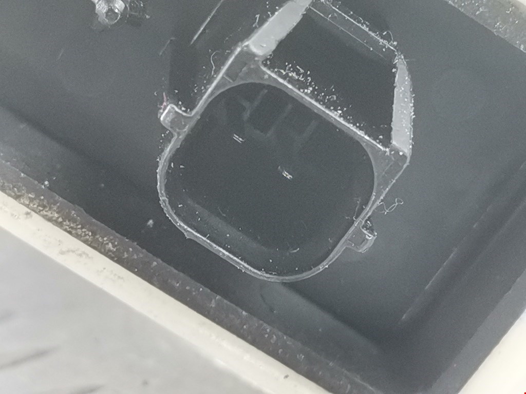 Замок двери задней левой MITSUBISHI Space Star 1999-2006