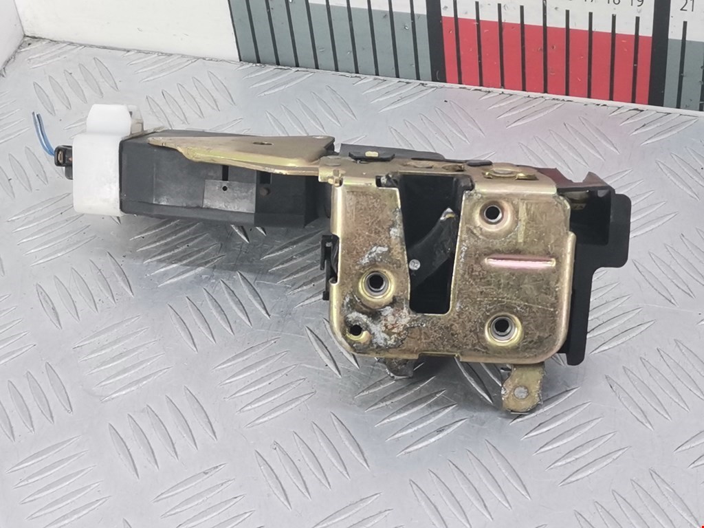 Замок двери передней правой MITSUBISHI Space Star 1999-2006