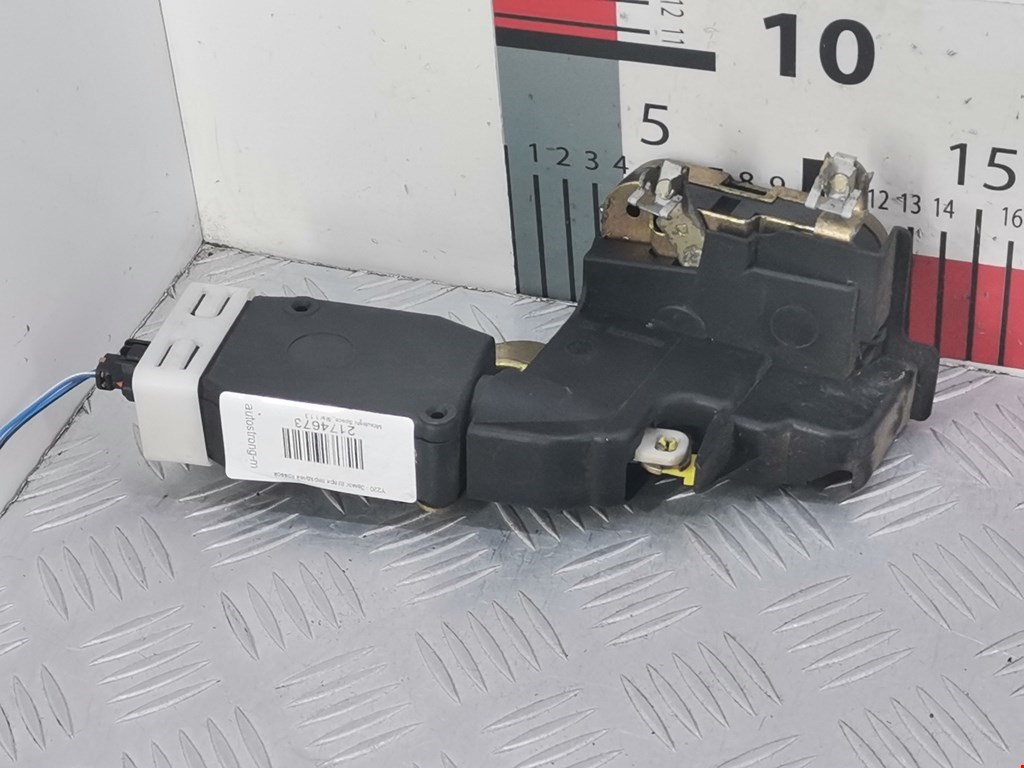 Замок двери передней правой MITSUBISHI Space Star 1999-2006