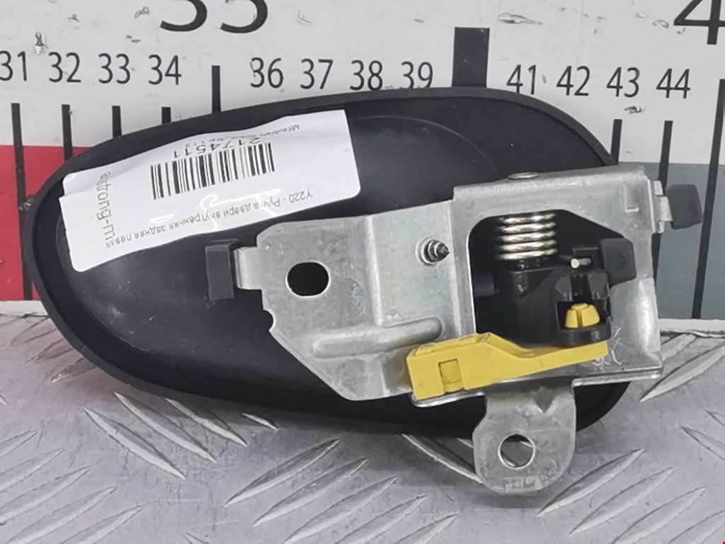 Ручка дверная задняя внутренняя левая MITSUBISHI Space Star 1999-2006