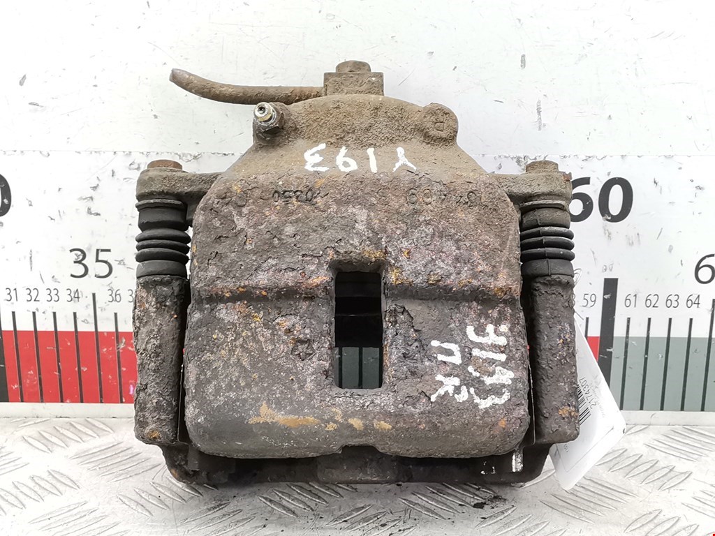 Суппорт передний правый CHRYSLER PT Cruser 2000-2010