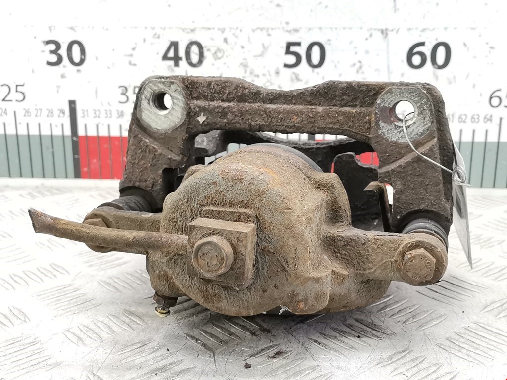 Суппорт передний правый CHRYSLER PT Cruser 2000-2010