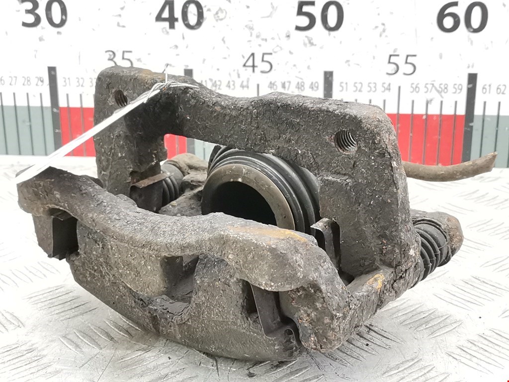 Суппорт передний правый CHRYSLER PT Cruser 2000-2010