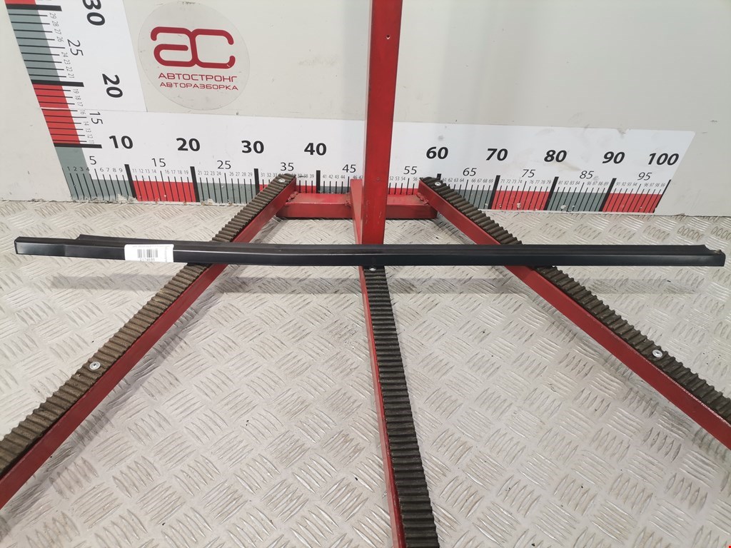 Накладка декоративная (молдинг) стекла двери передней правой Mitsubishi Space_Star 1 (1998-2005)