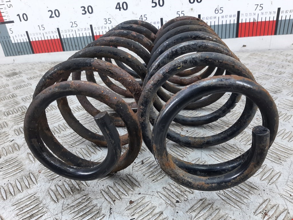 Пружина задняя левая/правая CHRYSLER PT Cruser 2000-2010