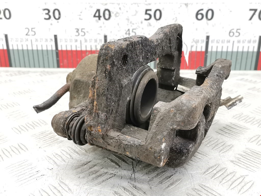 Суппорт передний левый CHRYSLER PT Cruser 2000-2010