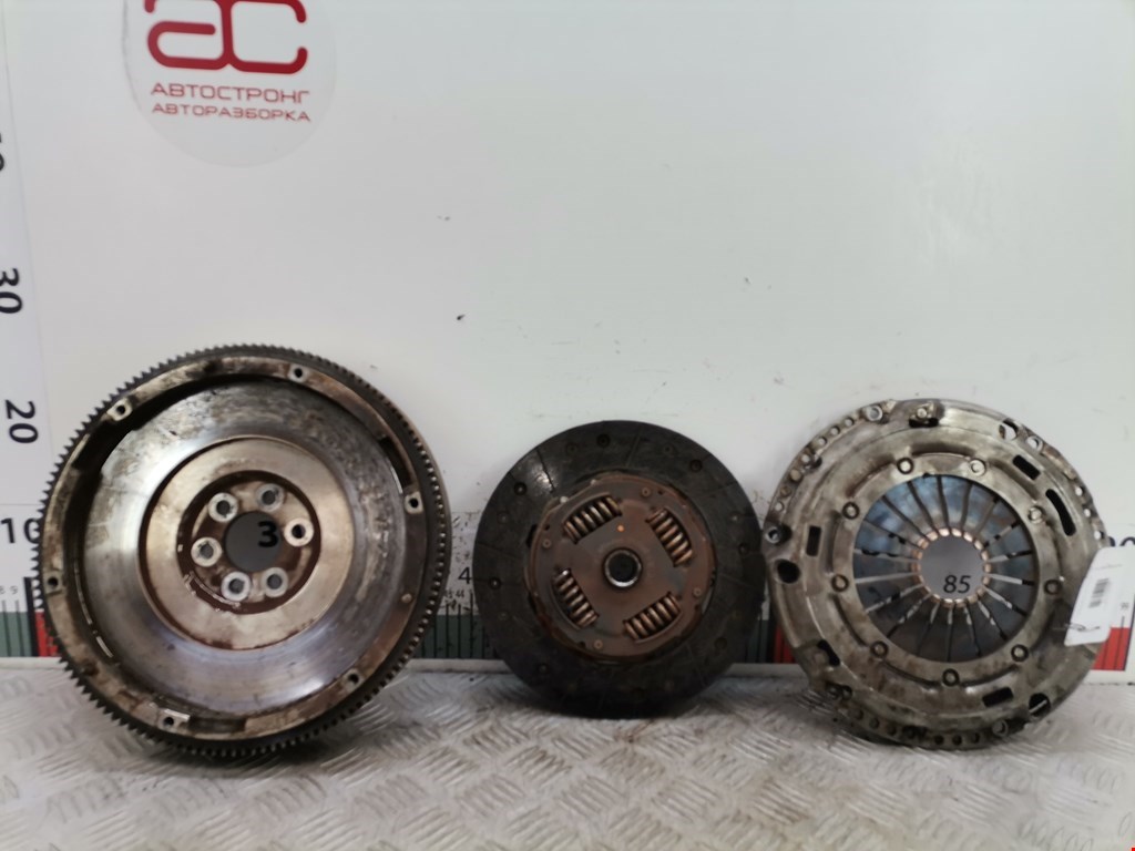 Маховик (демпфер сцепления) VOLKSWAGEN Golf V 2003-2009