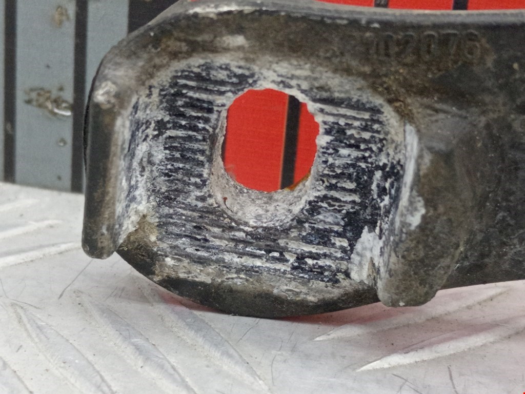 Поводок дворников передний левый/ правый BMW 5er 5 серия E39 1995-2004