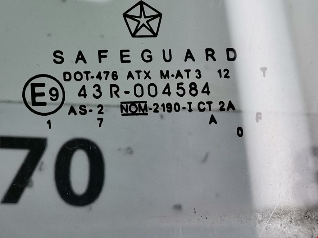 Стекло двери переднее левое CHRYSLER PT Cruser 2000-2010