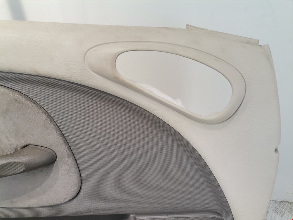 Обшивка двери передняя левая CHRYSLER PT Cruser 2000-2010