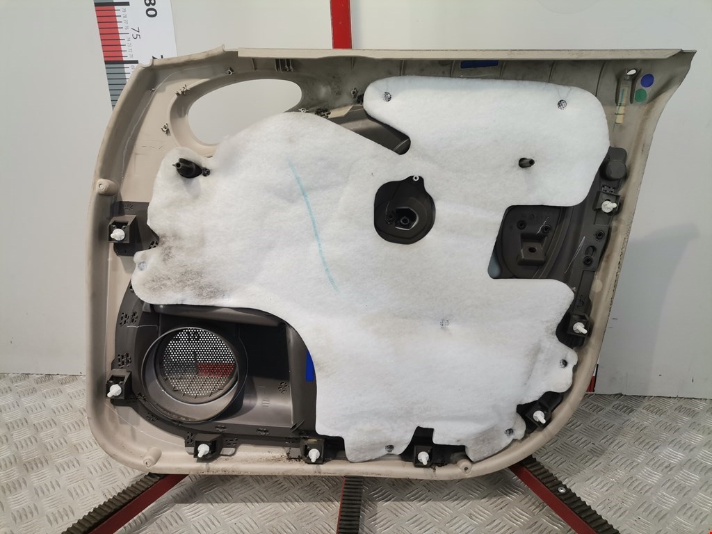 Обшивка двери передняя левая CHRYSLER PT Cruser 2000-2010