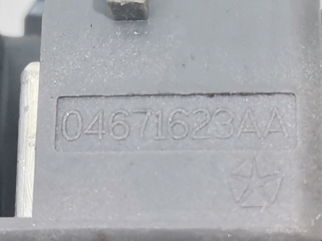 Кнопка стеклоподъемника CHRYSLER PT Cruser 2000-2010