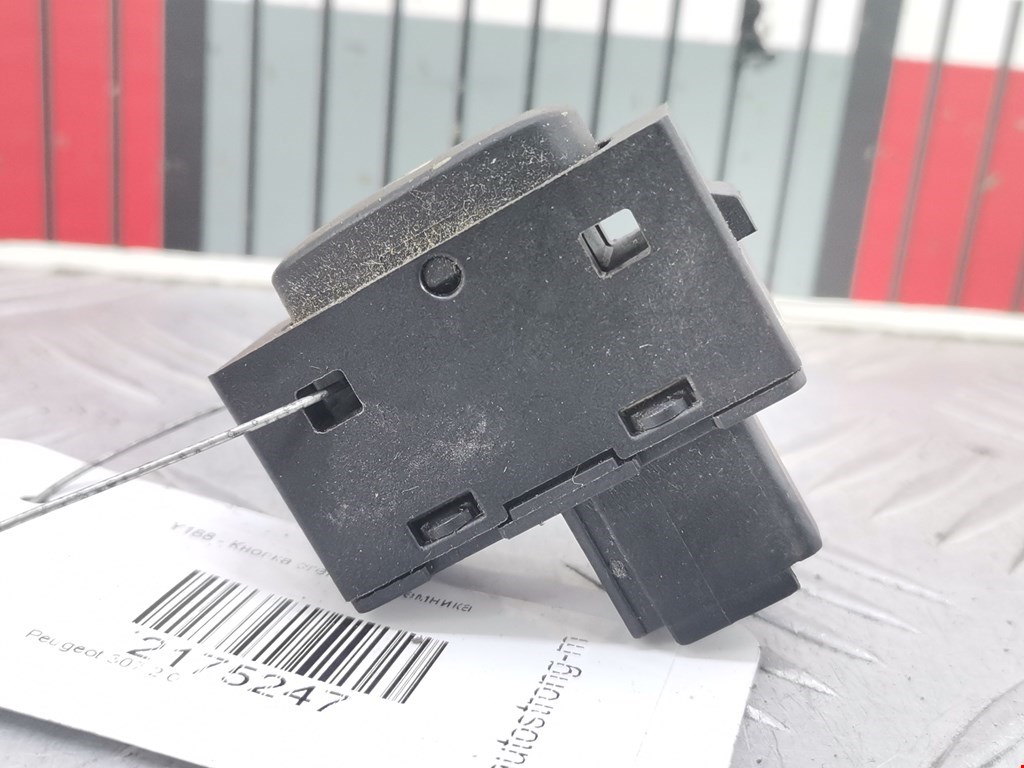 Кнопка стеклоподъемника PEUGEOT 307 2001-2008