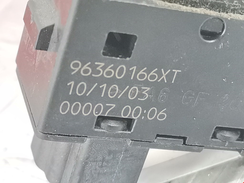 Кнопка стеклоподъемника PEUGEOT 307 2001-2008