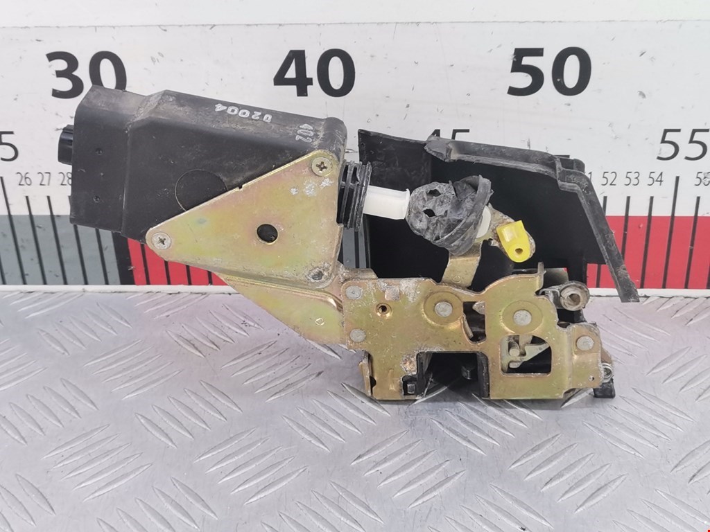 Замок двери задней правой MITSUBISHI Space Star 1999-2006