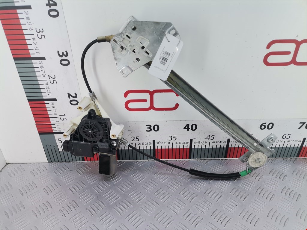 Стеклоподъемник задний правый MITSUBISHI Space Star 1999-2006