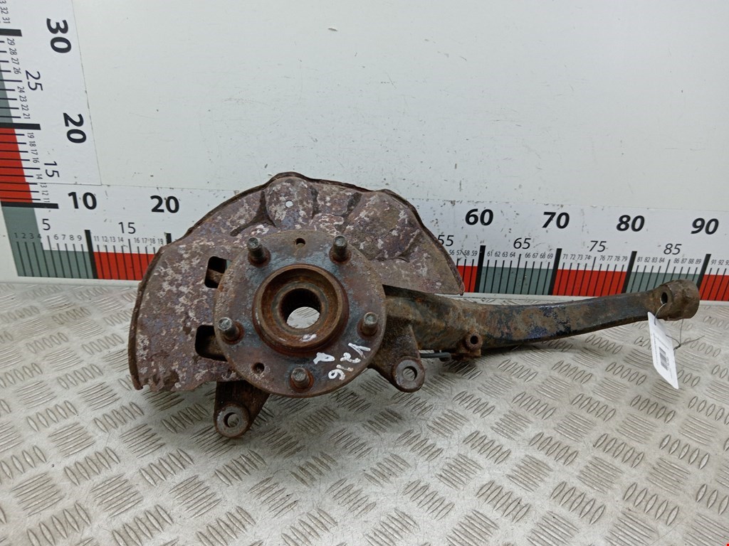 Ступица (кулак цапфа) передняя правая Mazda 6 GG (2002-2008)