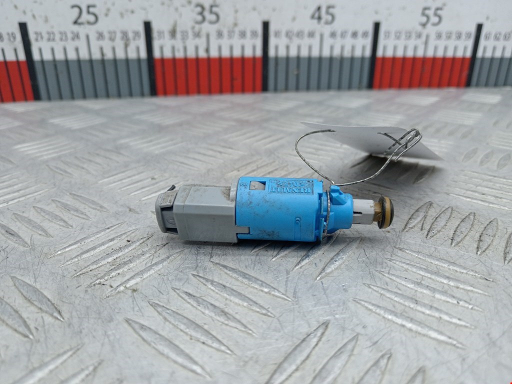 Датчик положения педали сцепления (Выключатель сцепления) Renault Megane 2 (2002-2009)