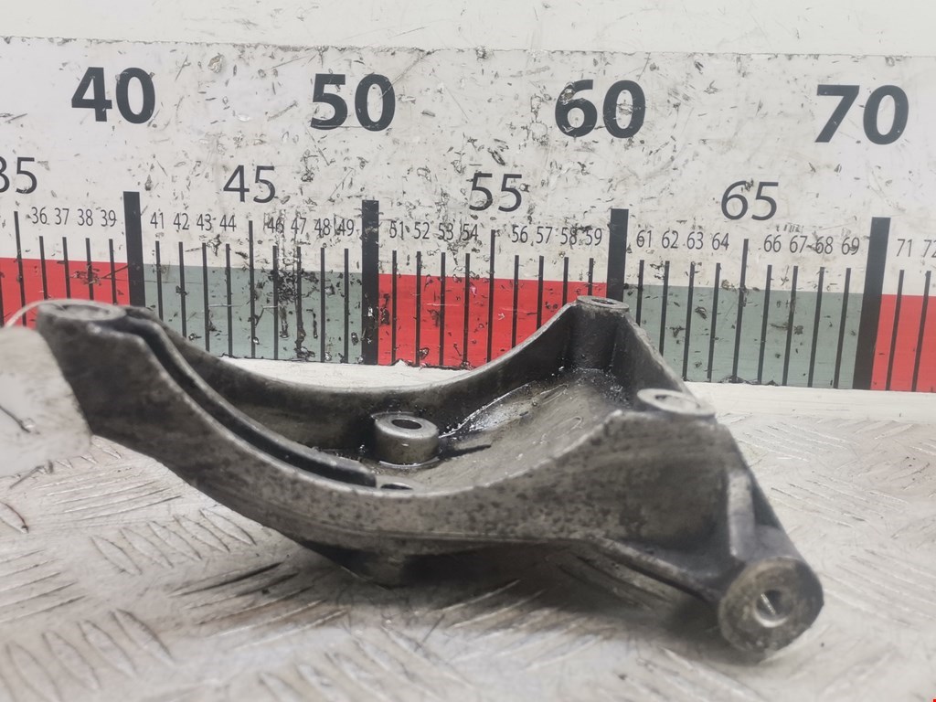 Кронштейн кондиционера AUDI A6 C5 1997-2004