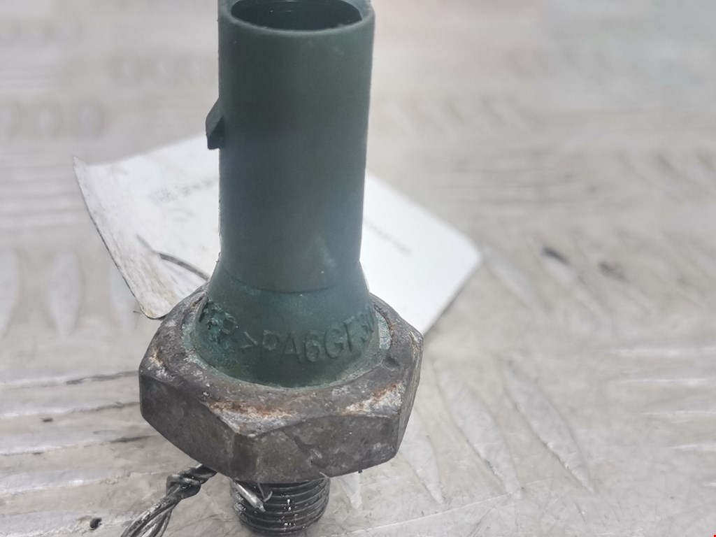 Датчик давления масла VOLKSWAGEN Golf IV 1997-2003