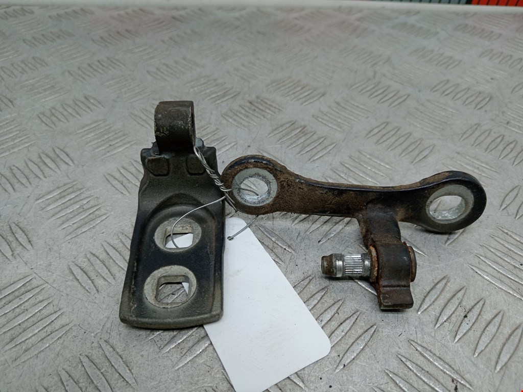 Петля двери передней правой Opel Vectra C (2002-2008)