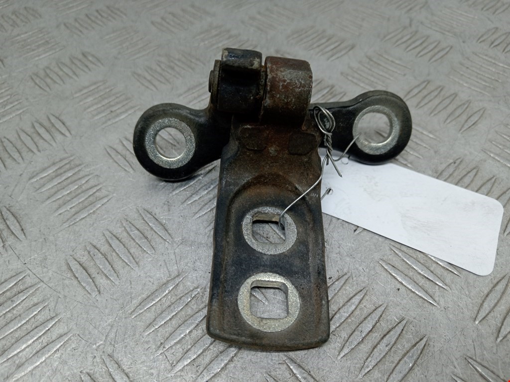 Петля двери передней левой Opel Vectra C (2002-2008)