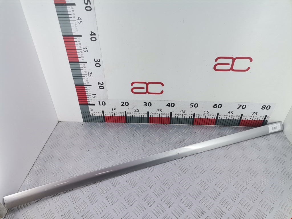 Накладка декоративная (молдинг) двери передней левой Opel Vectra C (2002-2008)