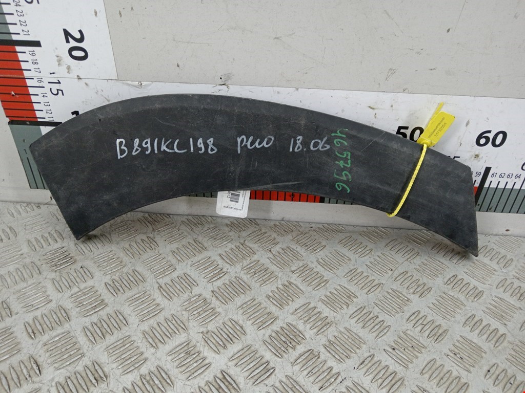 Накладка декоративная (молдинг) крыла заднего правого Hyundai Tucson 3 (2015-2021)