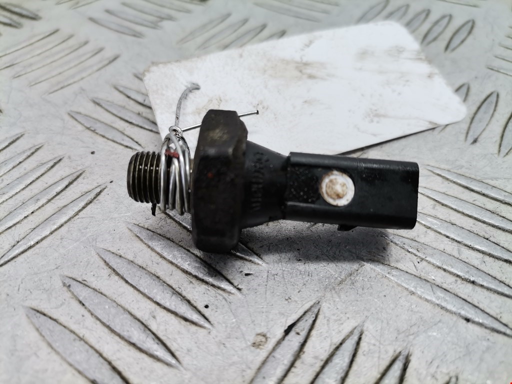 Датчик давления масла VOLKSWAGEN Golf IV 1997-2003