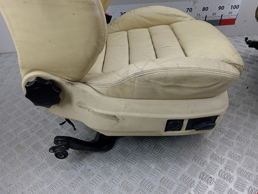 Комплект (К-кт) сидений AUDI A6 C5 1997-2004