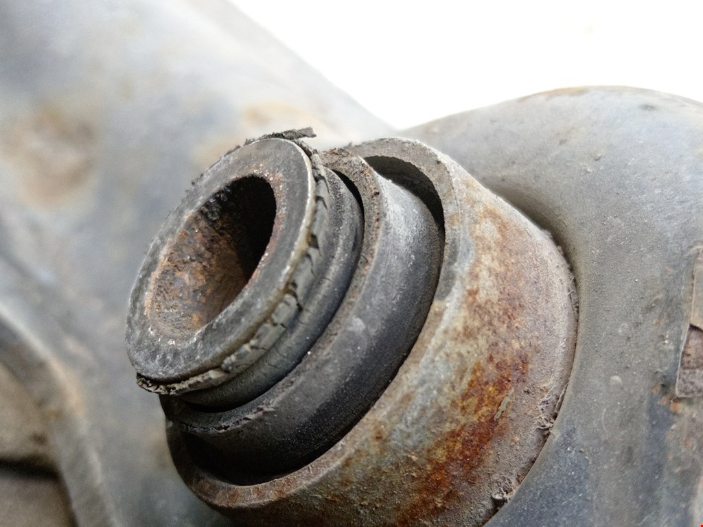 Рычаг передний левый RENAULT Megane II 2002-2009