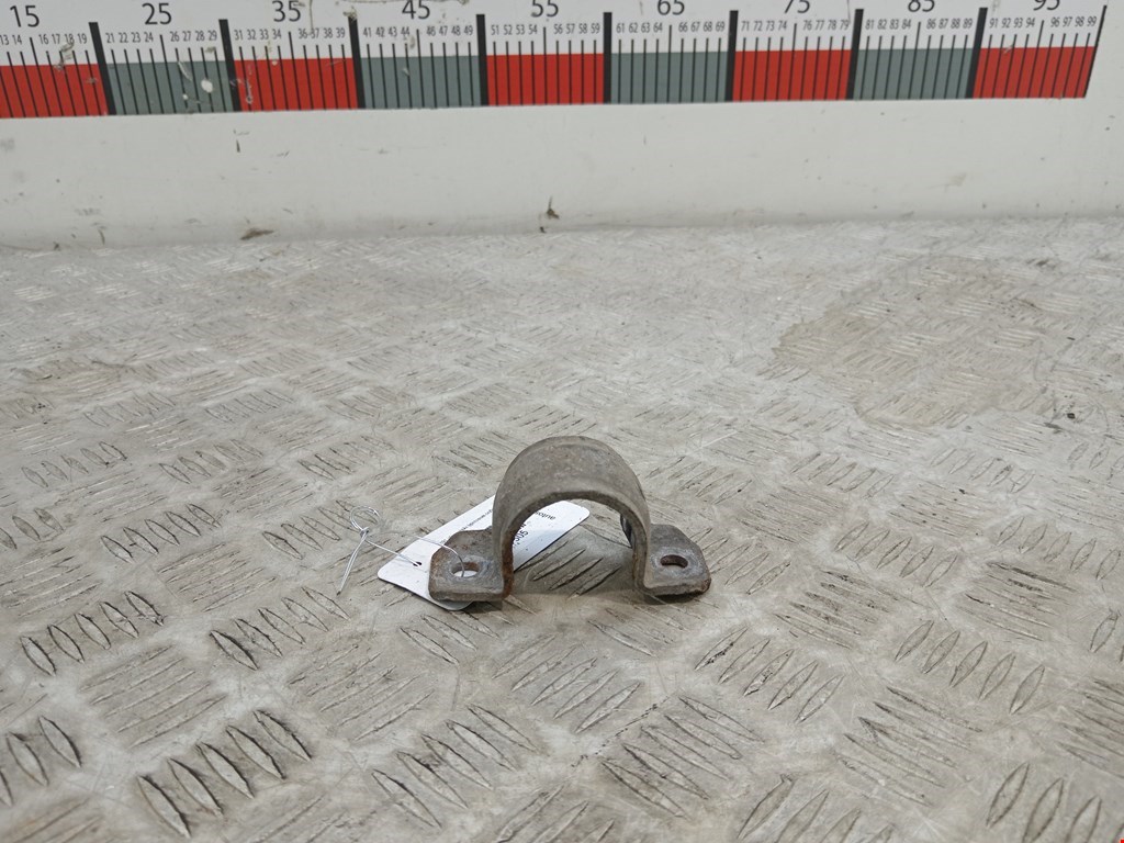 Кронштейн (крепление скоба) стабилизатора переднего Volkswagen Golf 5 (2003-2008)