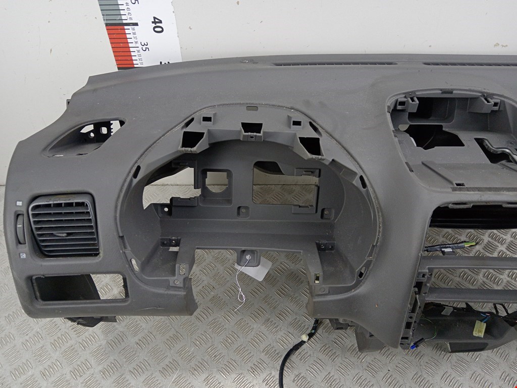 Торпедо MITSUBISHI Space Star 1999-2006