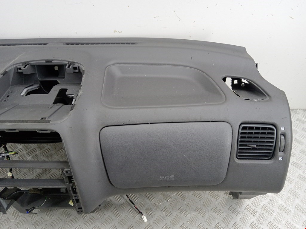 Торпедо MITSUBISHI Space Star 1999-2006