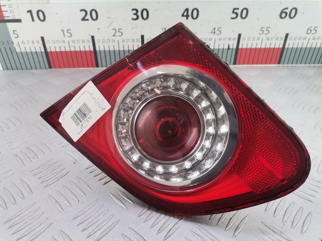 Фонарь крышки багажника правый Volkswagen Passat 6 (2005-2010)