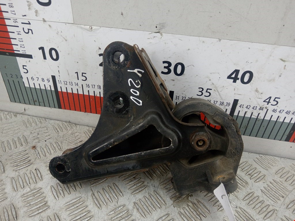 Кронштейн (крепление лапа) двигателя Honda Civic 7 (2000-2006)