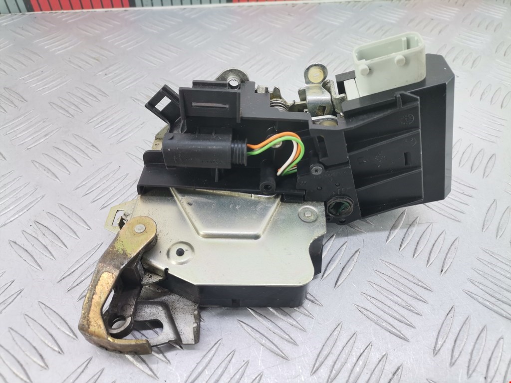 Замок двери передней левой BMW 5er 5 серия E39 1995-2004