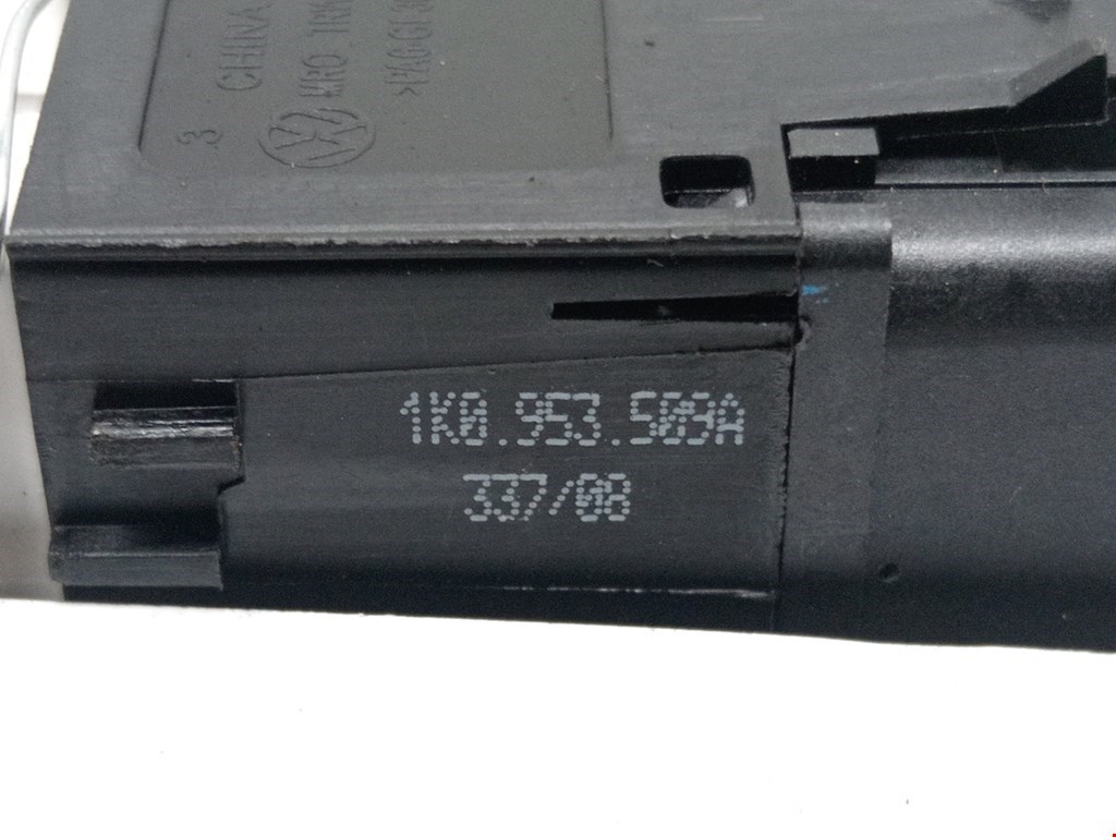 Кнопка аварийной сигнализации (аварийки) VOLKSWAGEN Golf V 2003-2009