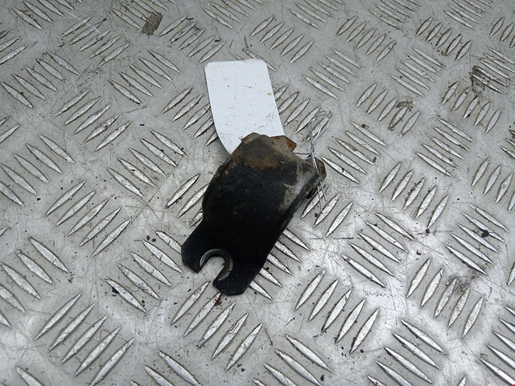 Кронштейн (крепление скоба) стабилизатора переднего Opel Astra H (2004-2014)