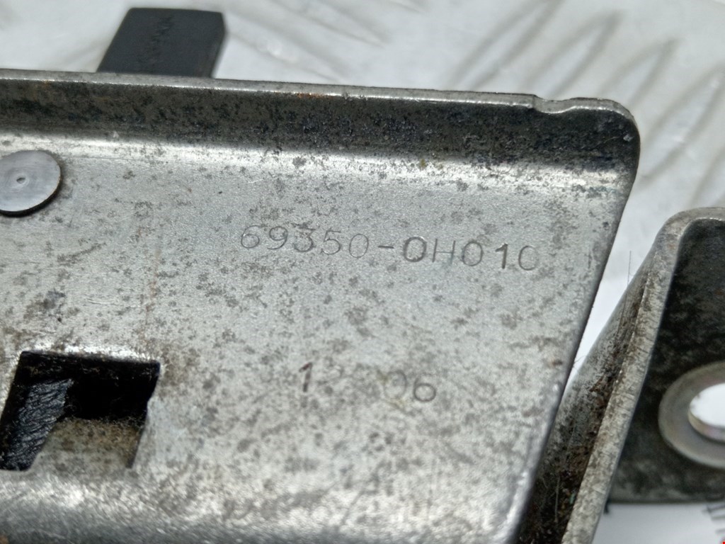 Замок багажника (крышки двери) TOYOTA Aygo AB10 2005-2014