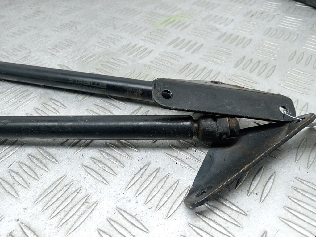 Амортизатор крышки (двери) багажника MERCEDES-BENZ M-Class W163 ML 1997-2005