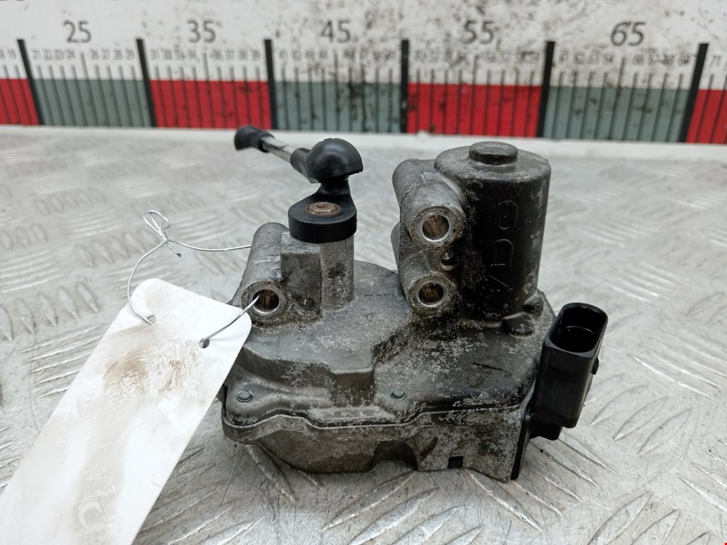 Сервопривод (электропривод моторчик привода) заслонок впускного коллектора Audi A6 C6 (2004-2011)