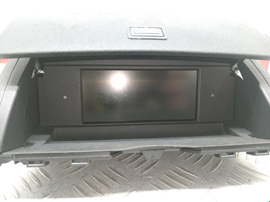Дисплей информационный (компьютера) MERCEDES-BENZ C-Class C-klasse W204 2007-2015