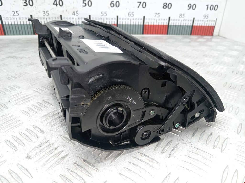 Дисплей информационный (компьютера) MERCEDES-BENZ C-Class C-klasse W204 2007-2015